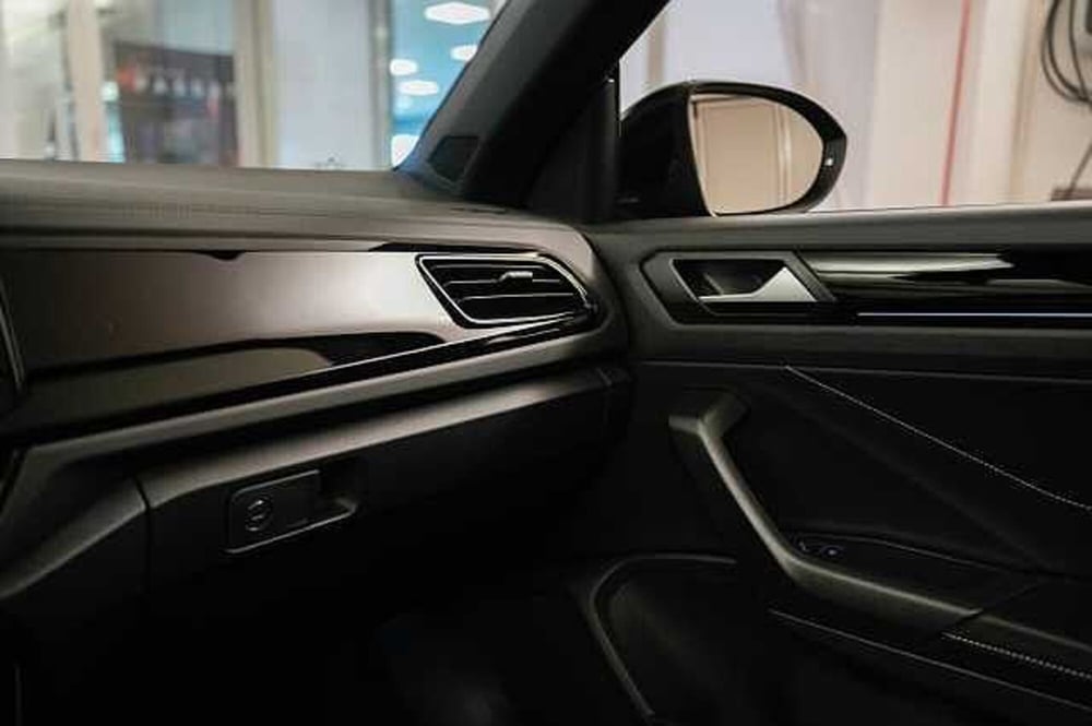 Volkswagen T-Roc Cabrio nuova a Rovigo (14)