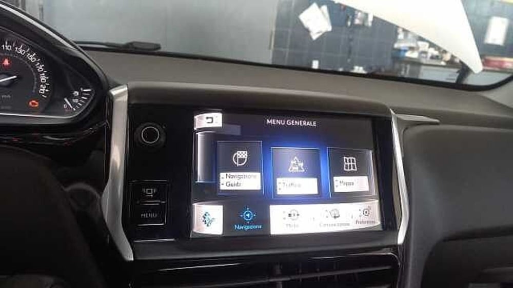 Peugeot 208 usata a Lecce (11)