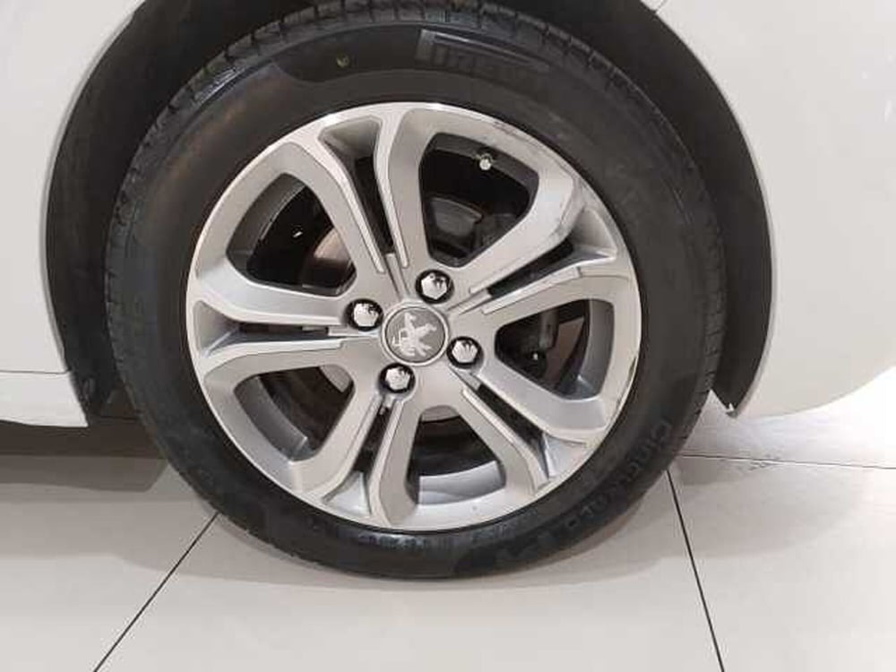 Peugeot 208 usata a Lecce (4)