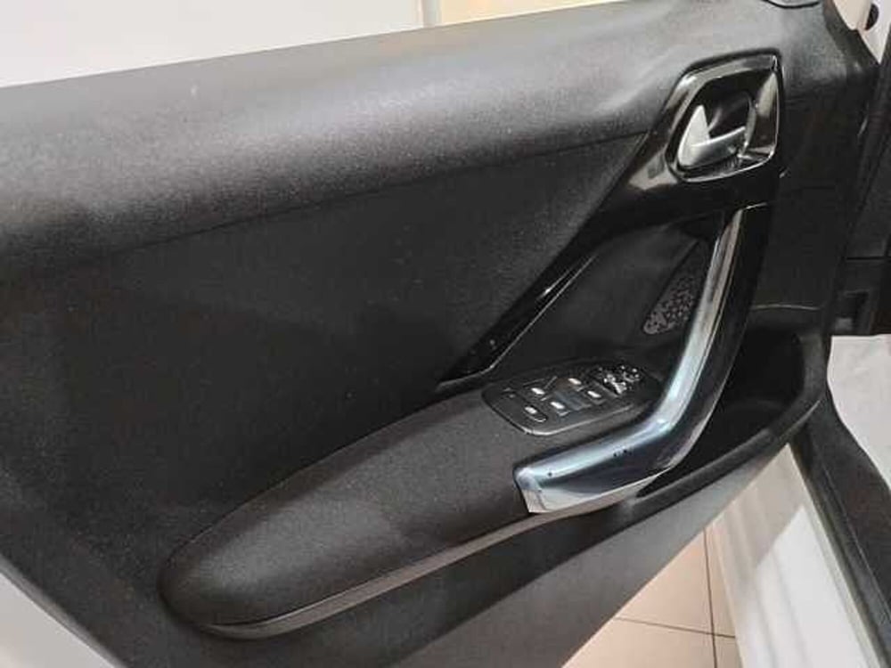 Peugeot 208 usata a Lecce (5)