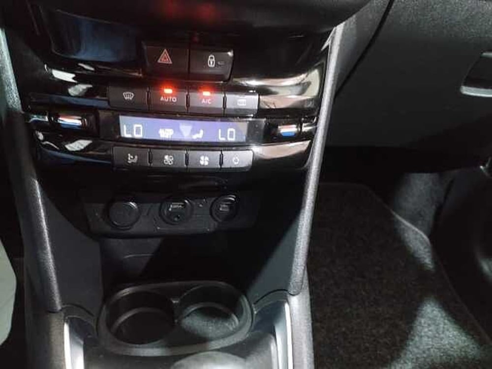 Peugeot 208 usata a Lecce (9)
