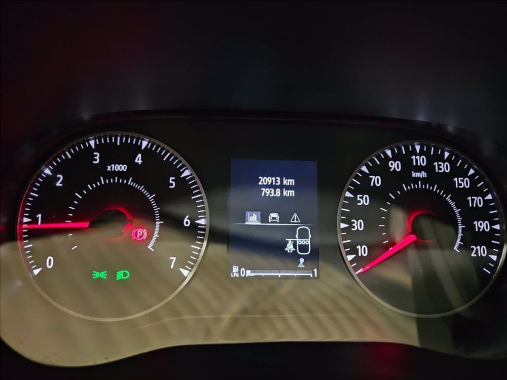 Dacia Sandero usata a Palermo (12)