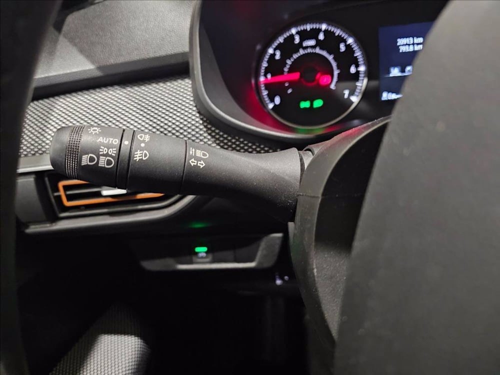 Dacia Sandero usata a Palermo (16)