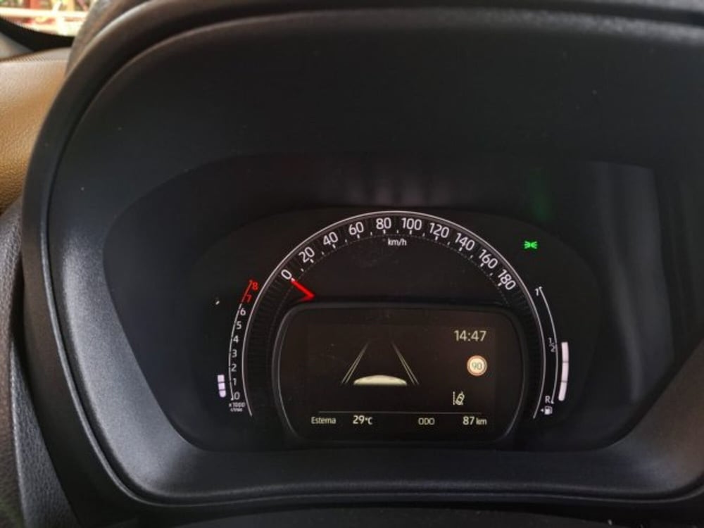 Toyota Aygo X nuova a Vicenza (14)