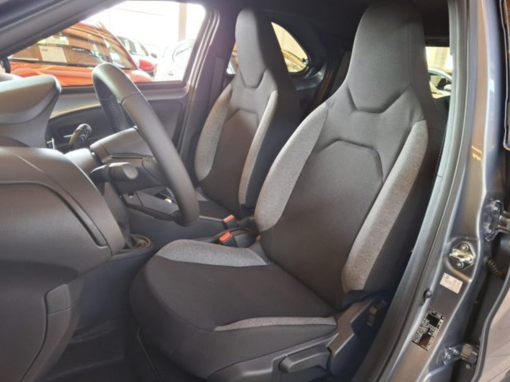 Toyota Aygo X nuova a Vicenza (8)