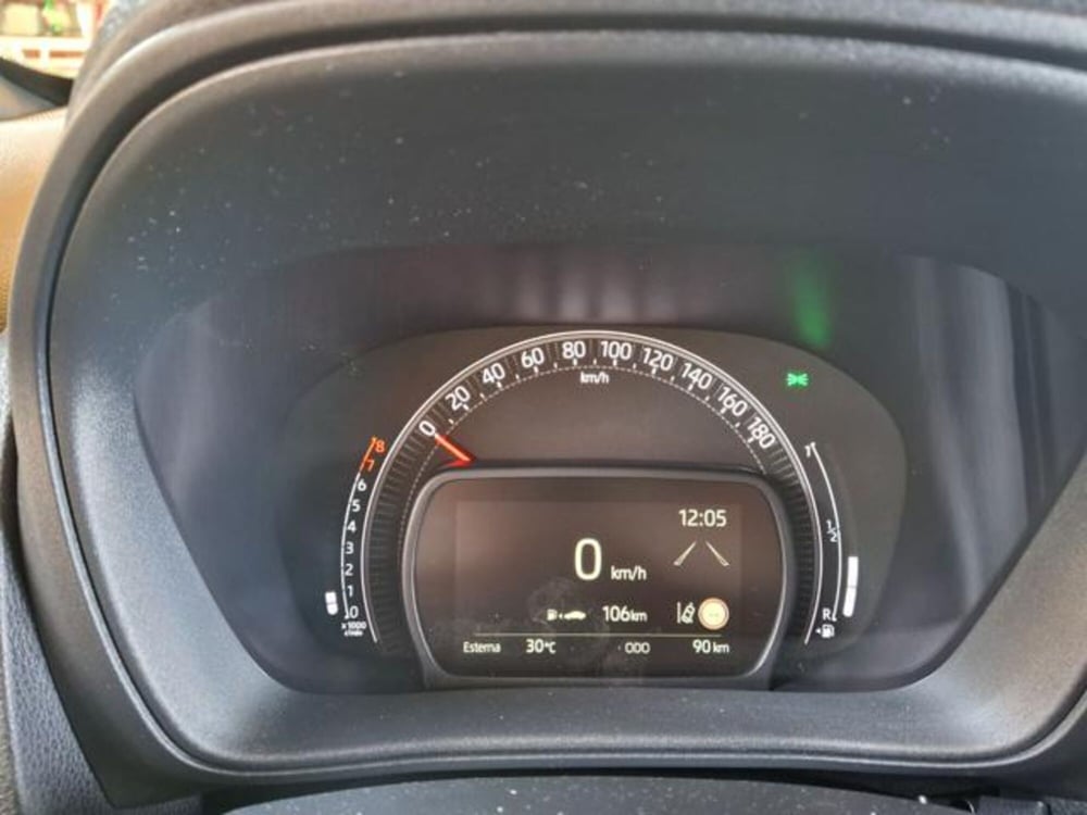 Toyota Aygo X nuova a Vicenza (14)