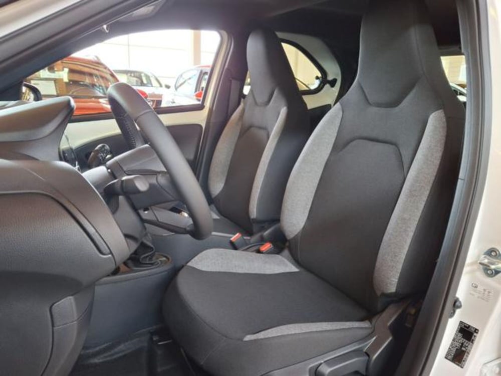 Toyota Aygo X nuova a Vicenza (8)