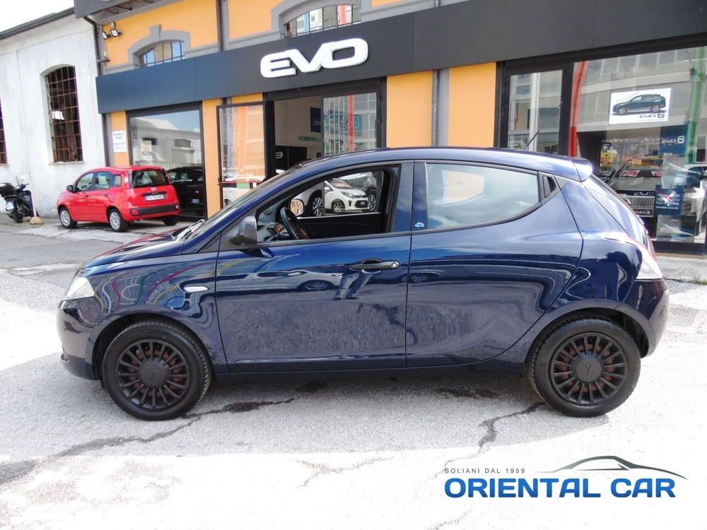 Lancia Ypsilon usata a La Spezia (15)
