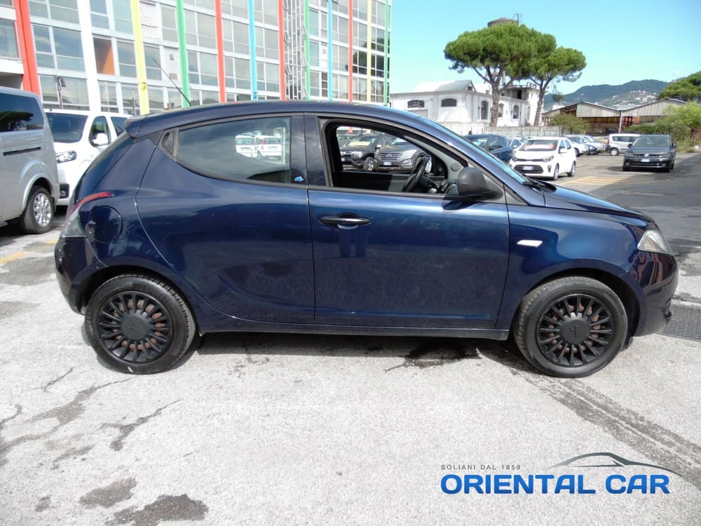 Lancia Ypsilon usata a La Spezia (3)