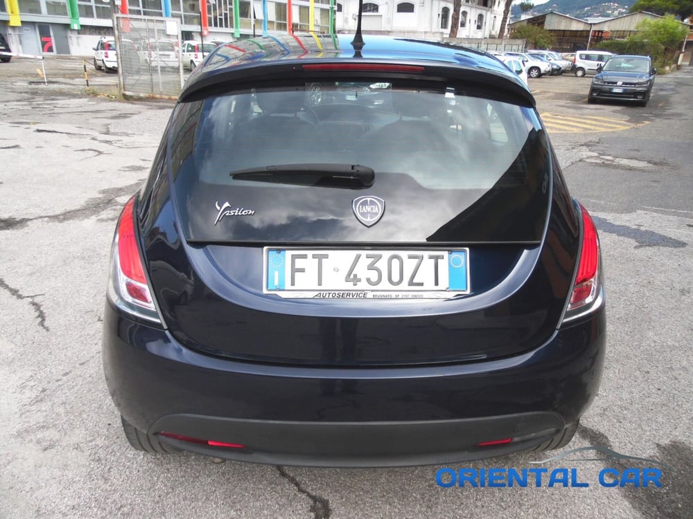 Lancia Ypsilon usata a La Spezia (4)