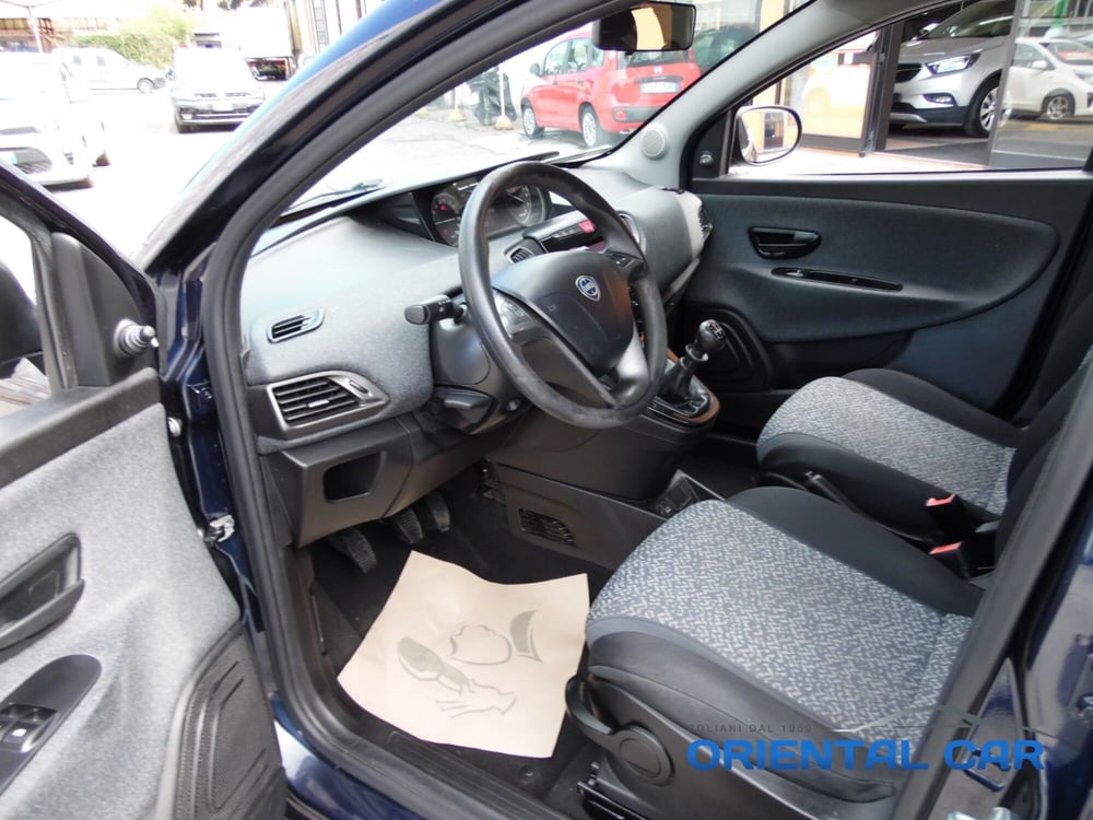 Lancia Ypsilon usata a La Spezia (6)