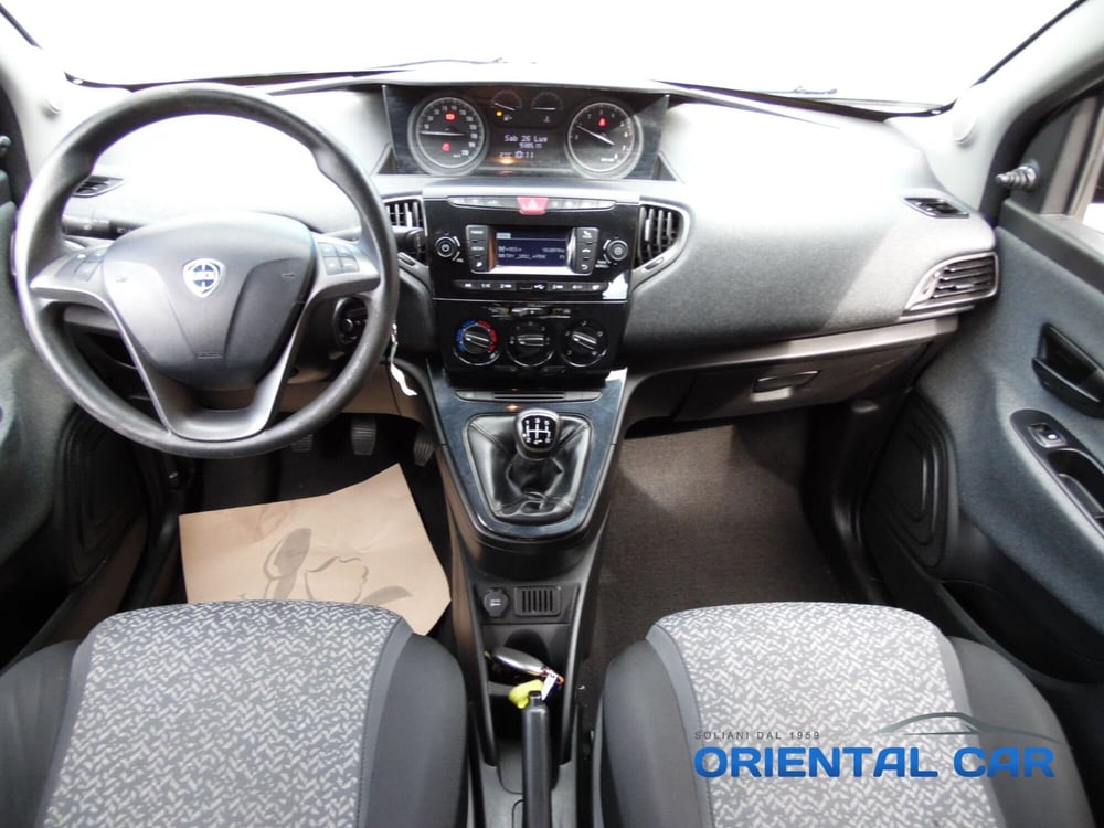 Lancia Ypsilon usata a La Spezia (9)