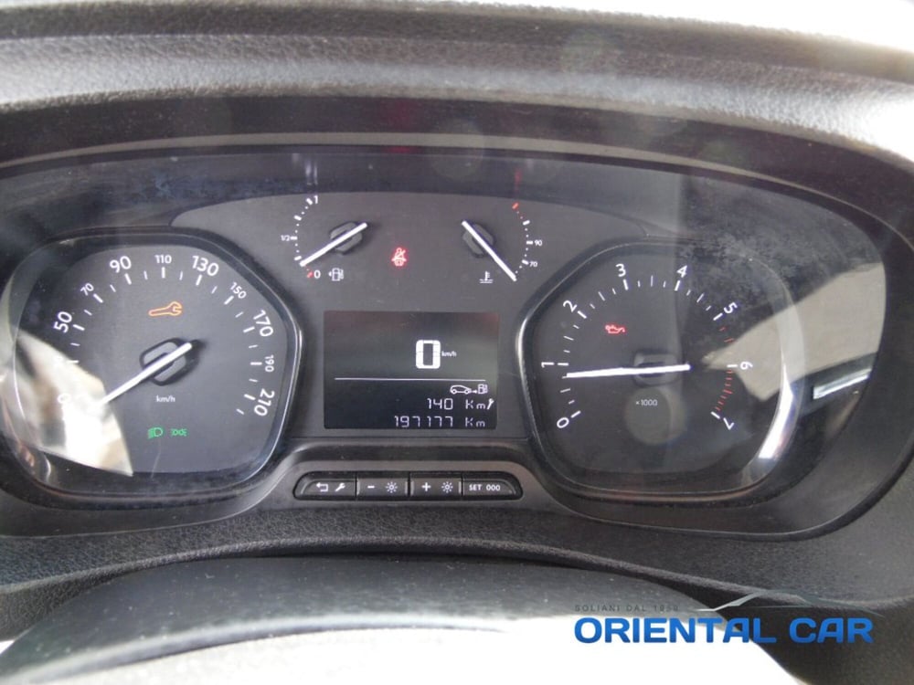 Toyota Proace Verso usata a La Spezia (11)
