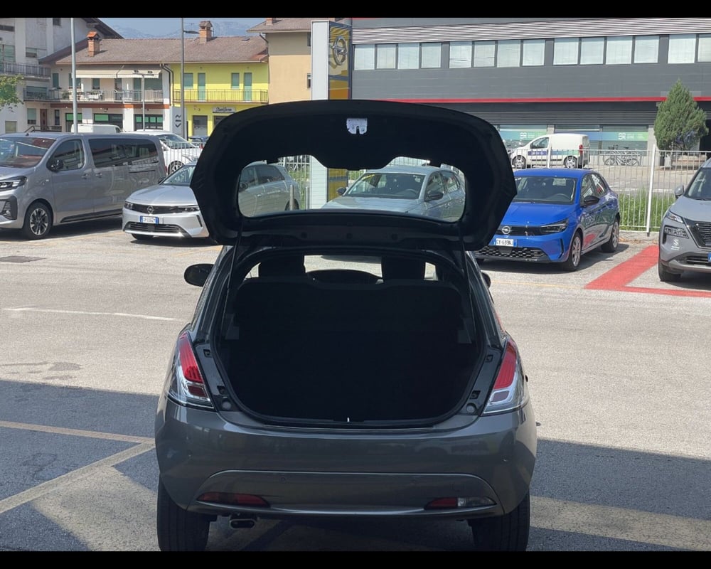 Lancia Ypsilon usata a Treviso (20)