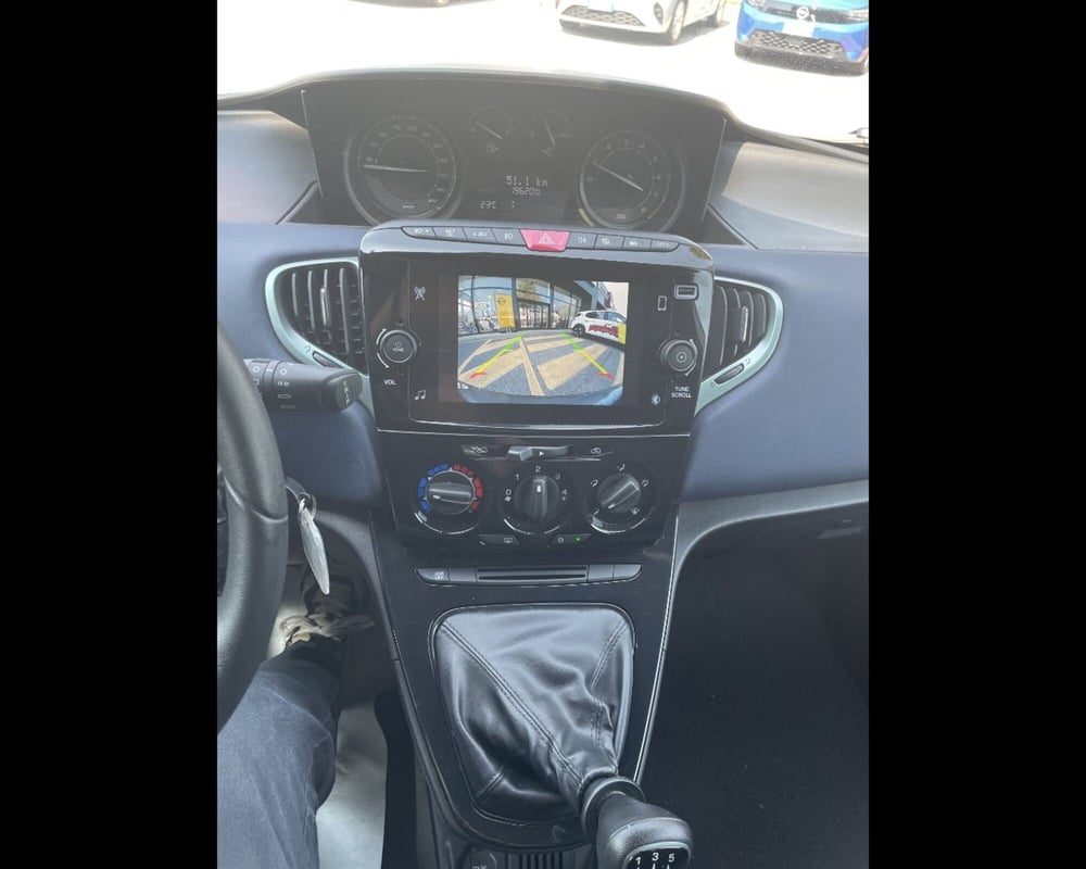 Lancia Ypsilon usata a Treviso (5)