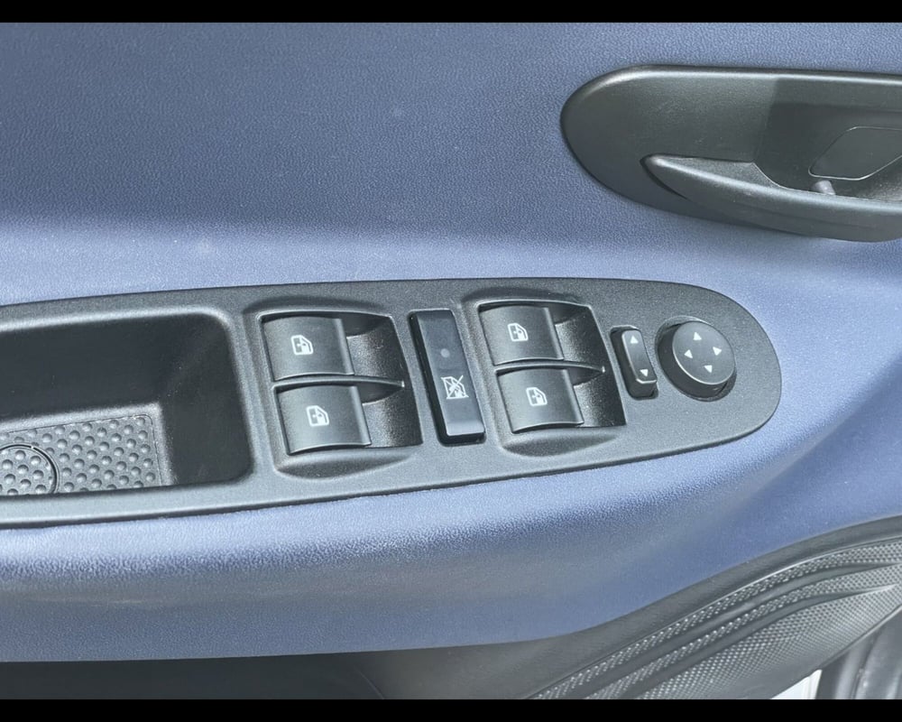 Lancia Ypsilon usata a Treviso (9)