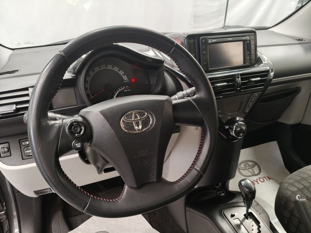 Toyota iQ usata a Roma (11)