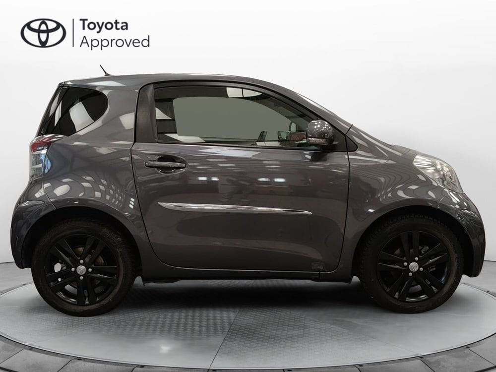 Toyota iQ usata a Roma (17)