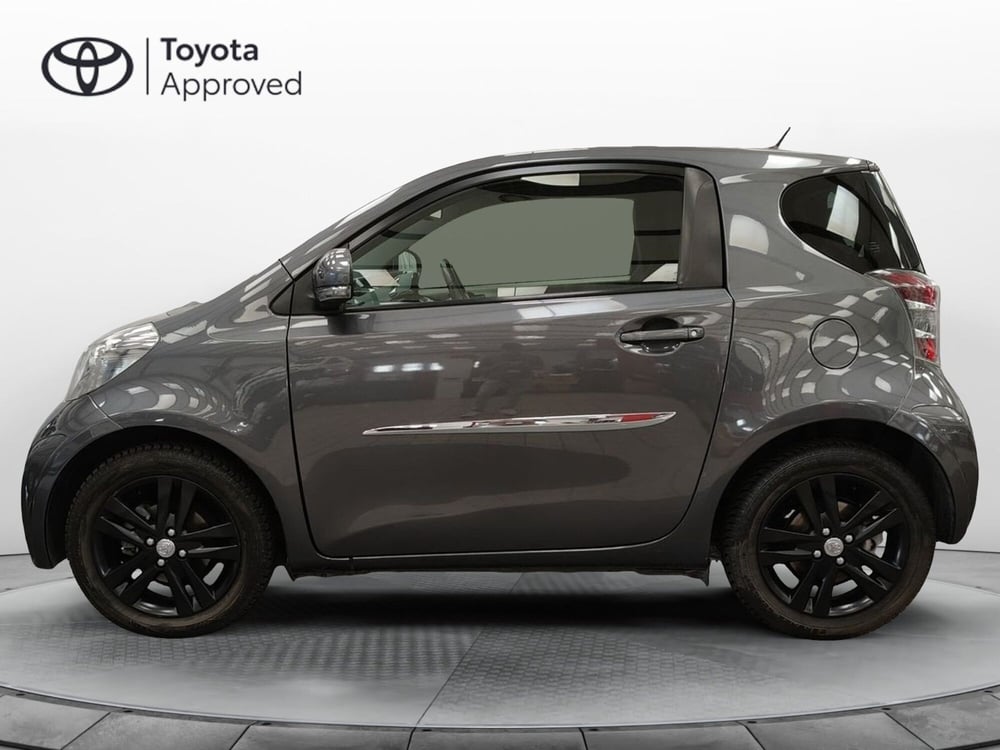 Toyota iQ usata a Roma (3)