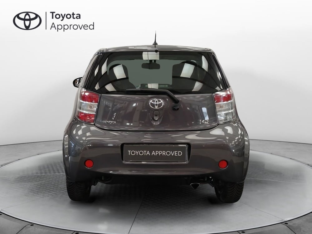 Toyota iQ usata a Roma (4)