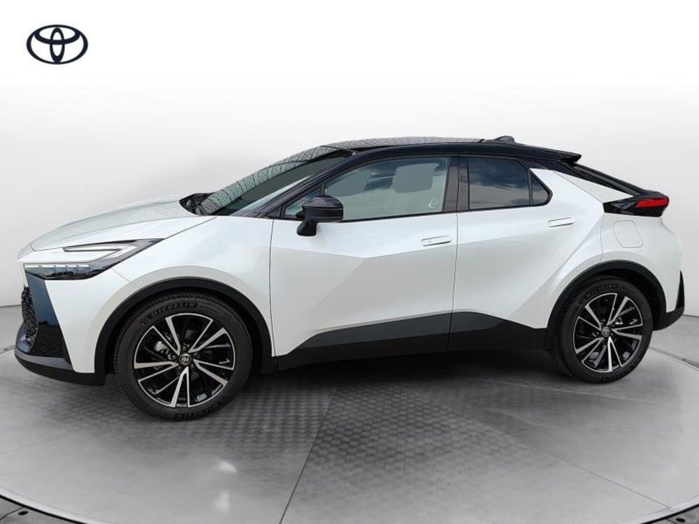 Toyota Toyota C-HR nuova a Perugia (2)