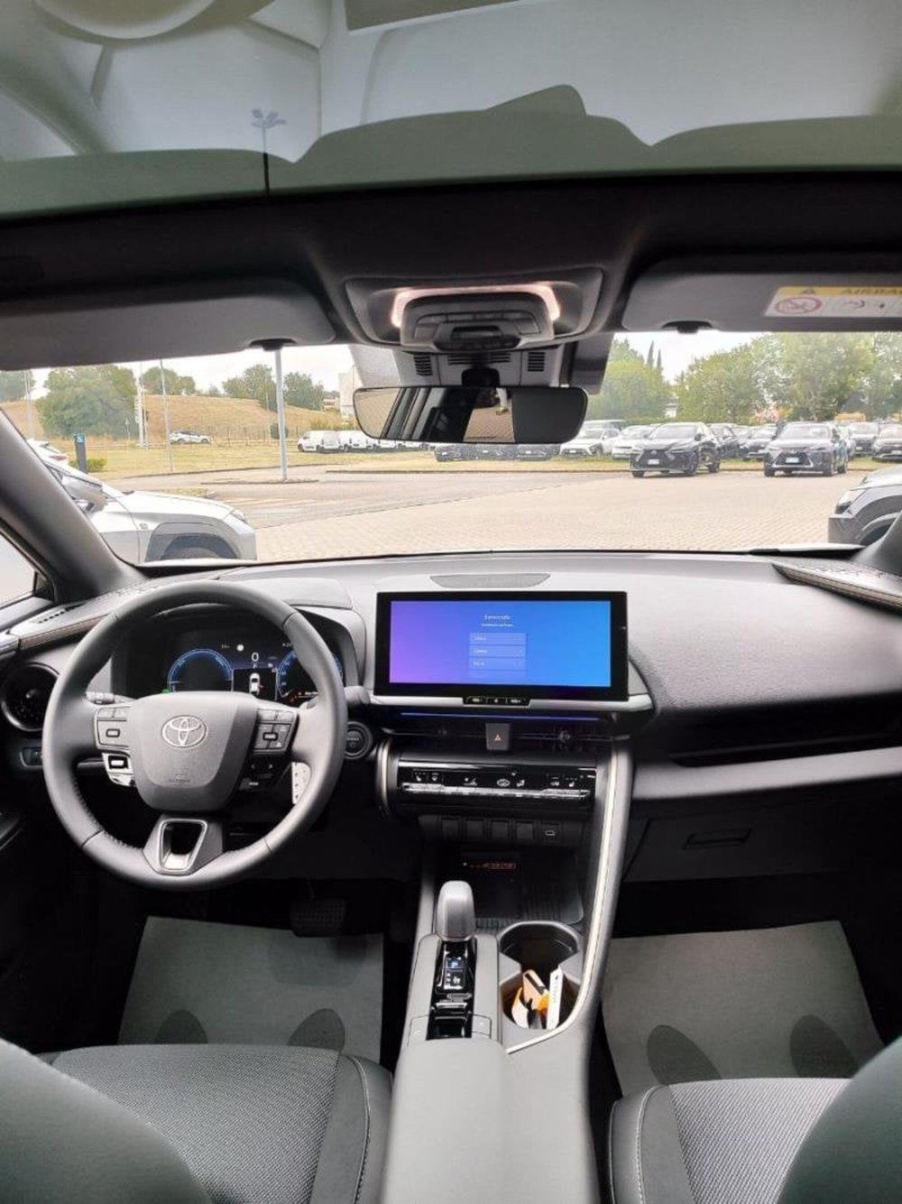 Toyota Toyota C-HR nuova a Perugia (8)