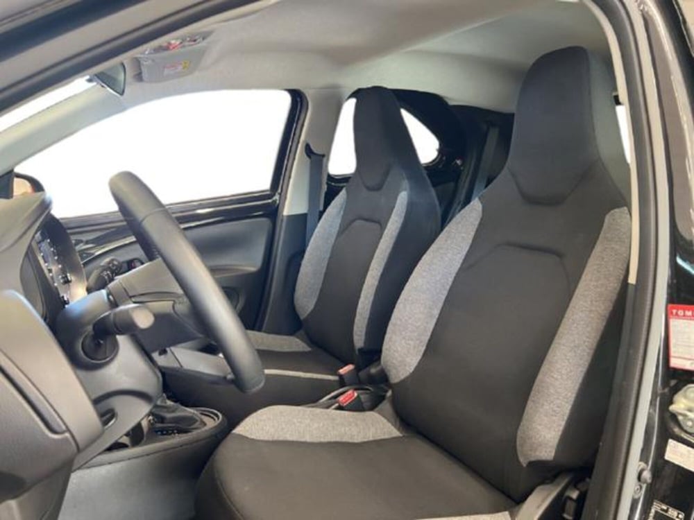 Toyota Aygo X usata a Vercelli (12)