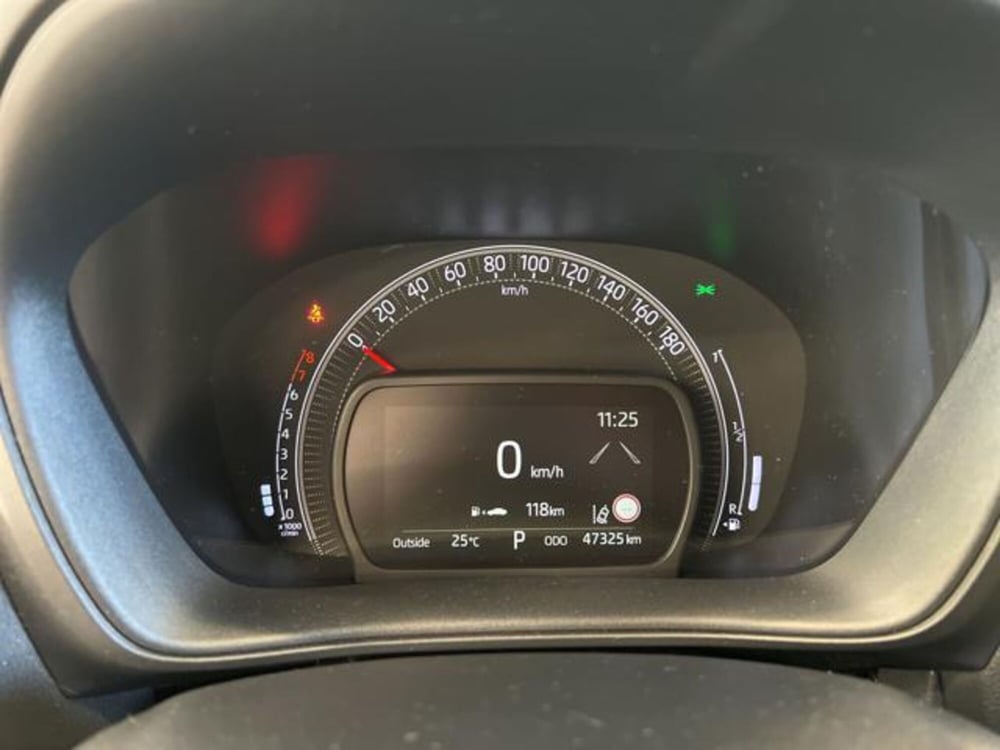 Toyota Aygo X usata a Vercelli (13)