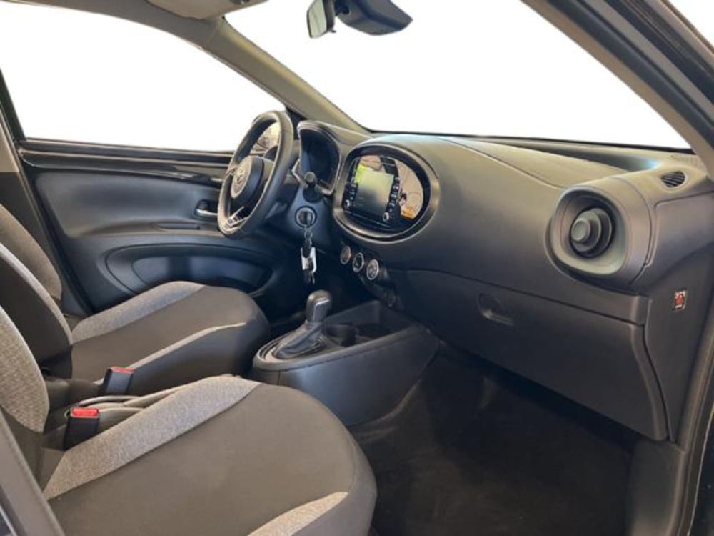 Toyota Aygo X usata a Vercelli (6)