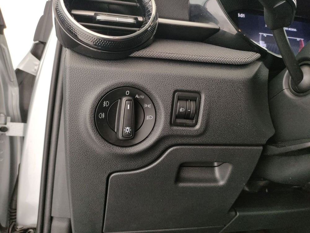 Skoda Fabia usata a Caserta (19)