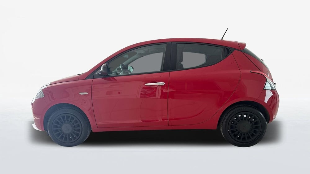 Lancia Ypsilon usata  (2)