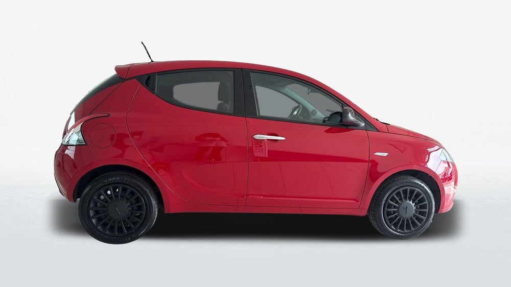 Lancia Ypsilon usata  (4)