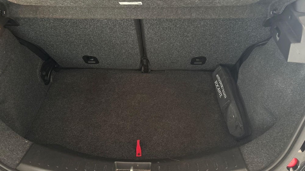 Lancia Ypsilon usata  (9)