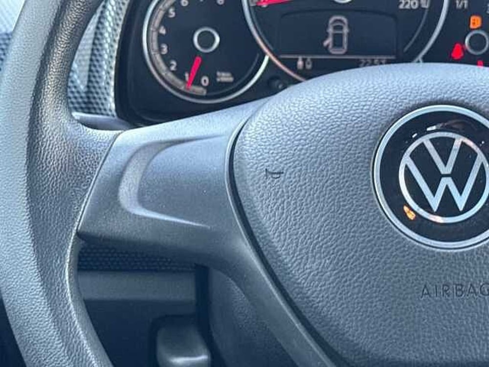 Volkswagen up! usata a Napoli (20)