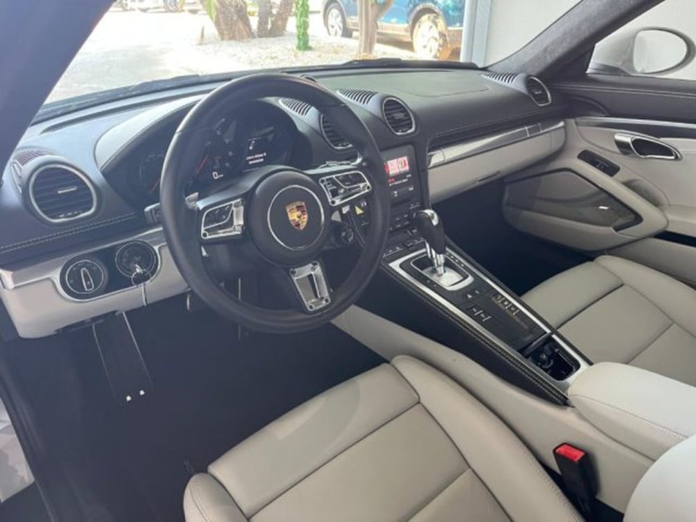 Porsche 718 Cayman  usata a Trapani (13)