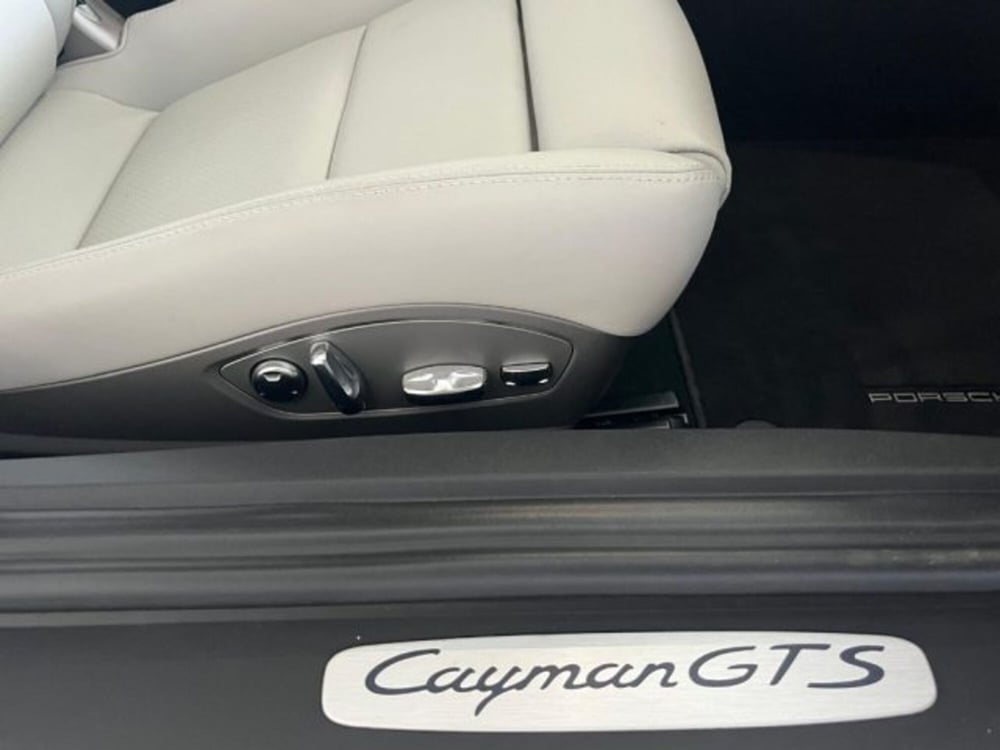 Porsche 718 Cayman  usata a Trapani (20)