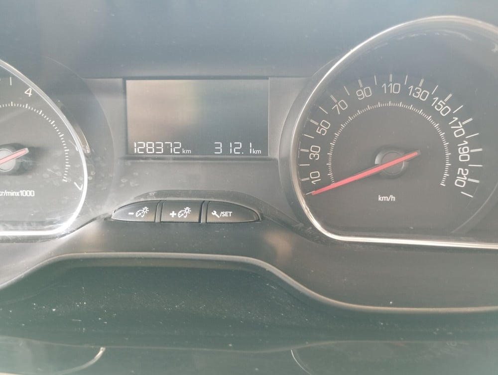 Peugeot 208 usata a Palermo (4)