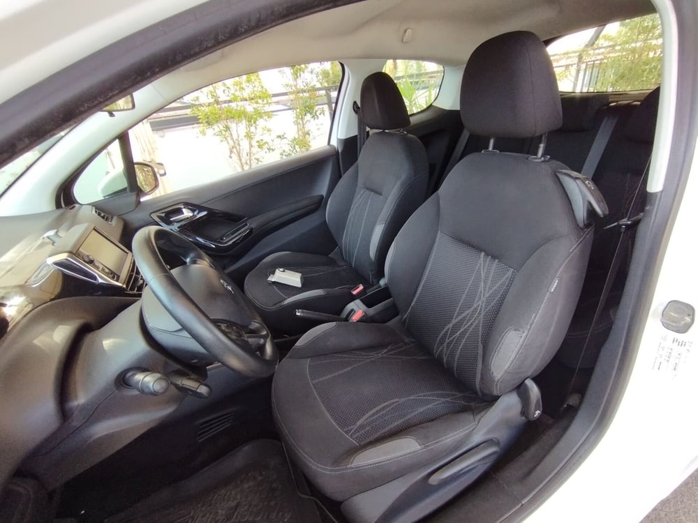 Peugeot 208 usata a Palermo (6)