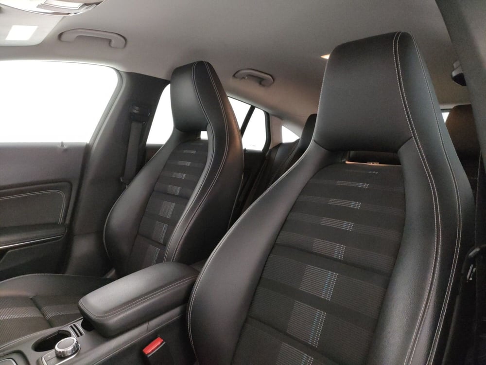 Mercedes-Benz CLA Shooting Brake usata a Roma (13)