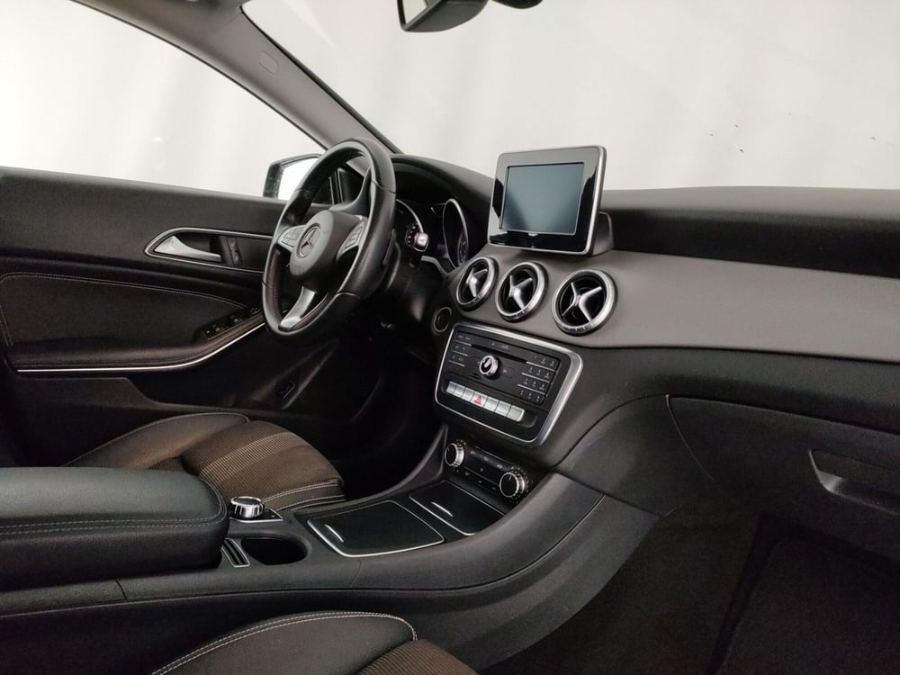Mercedes-Benz CLA Shooting Brake usata a Roma (7)