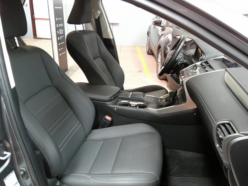 Lexus NX usata a Treviso (13)