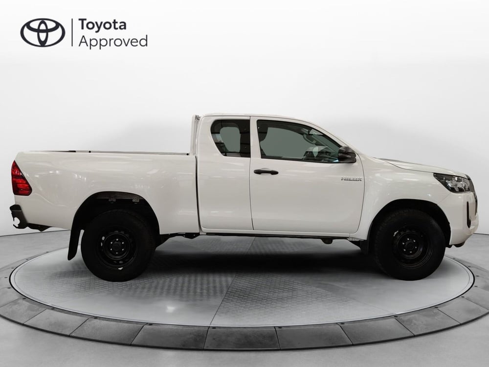 Toyota Hilux usata a Roma (17)