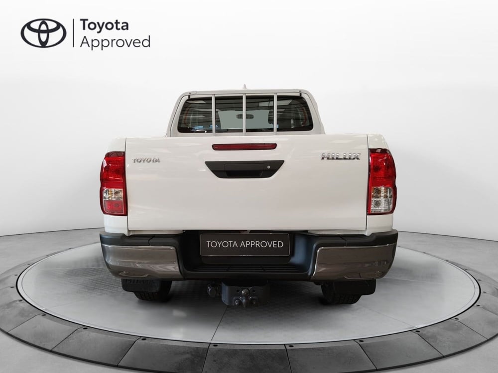 Toyota Hilux usata a Roma (4)