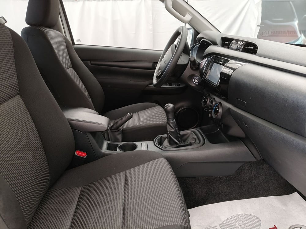 Toyota Hilux usata a Roma (6)