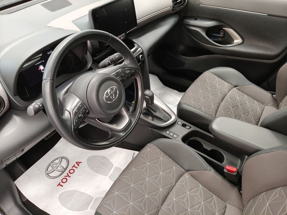 Toyota Yaris Cross usata a Roma (12)