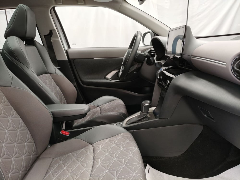 Toyota Yaris Cross usata a Roma (6)