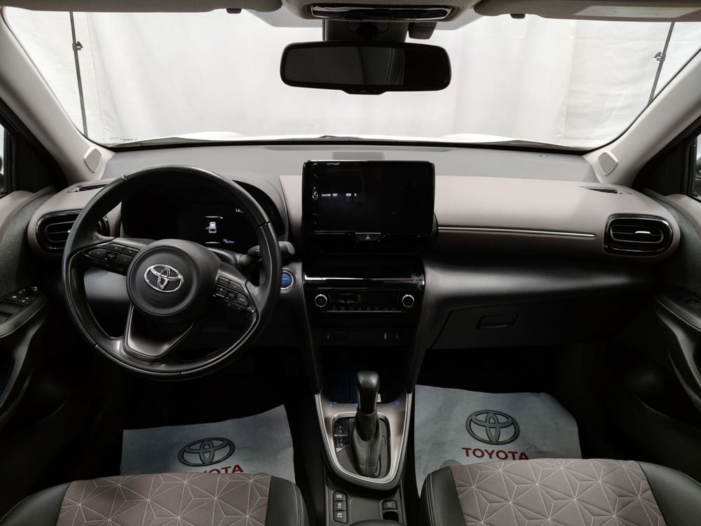 Toyota Yaris Cross usata a Roma (9)