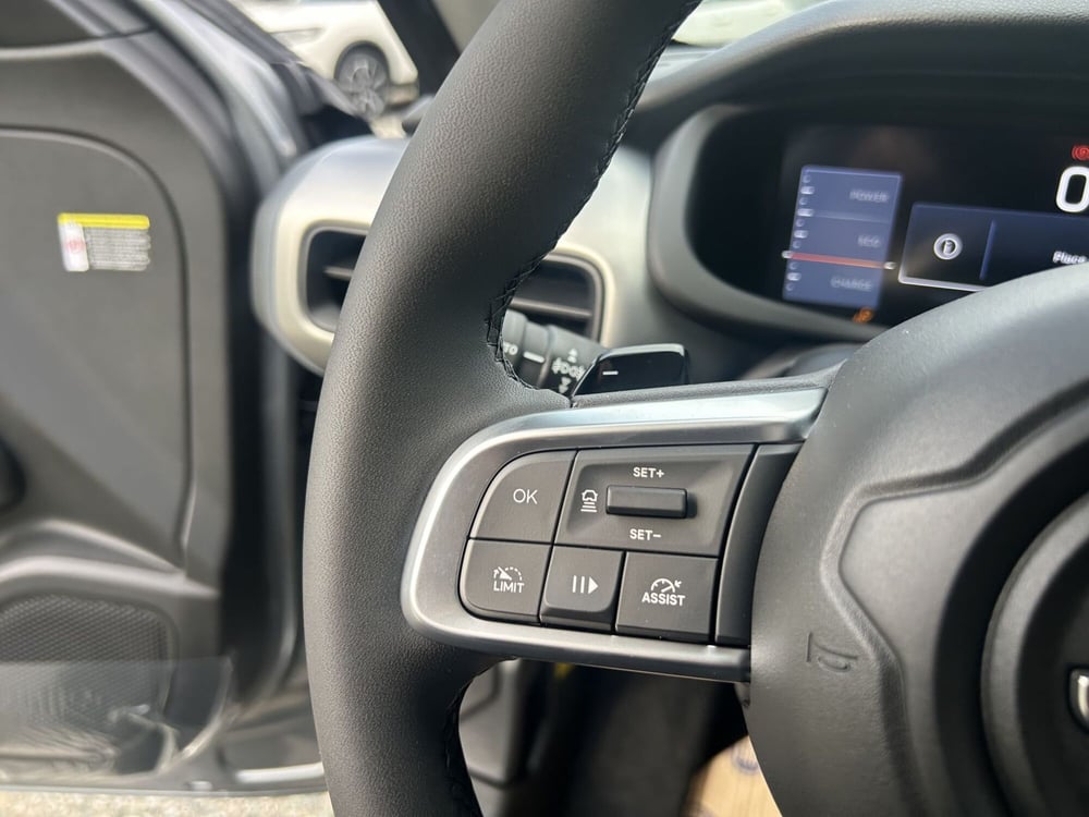 Jeep Avenger nuova a La Spezia (19)