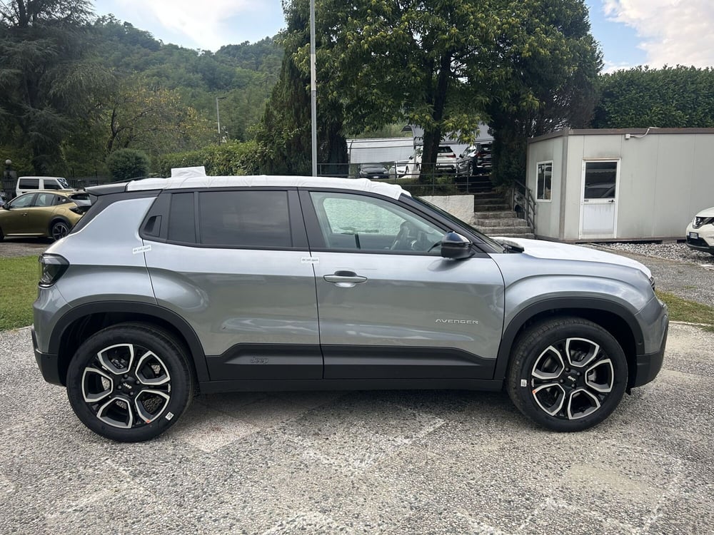 Jeep Avenger nuova a La Spezia (8)