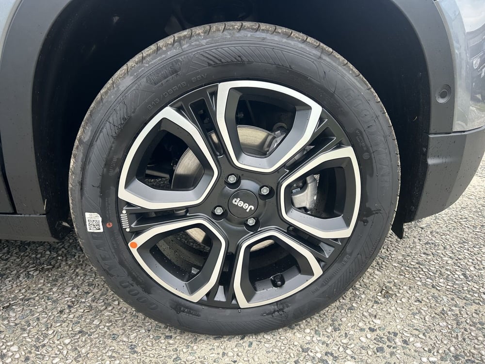 Jeep Avenger nuova a La Spezia (9)